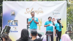 Direktur PT Sinkona Indonesia Lestari pada Fun Fit Selensia